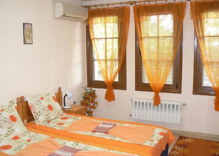 Family Varusha 2 * Tırnova